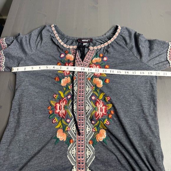 Johnny Was Gray Floral Embroidered Blouse - Picture 7 of 8